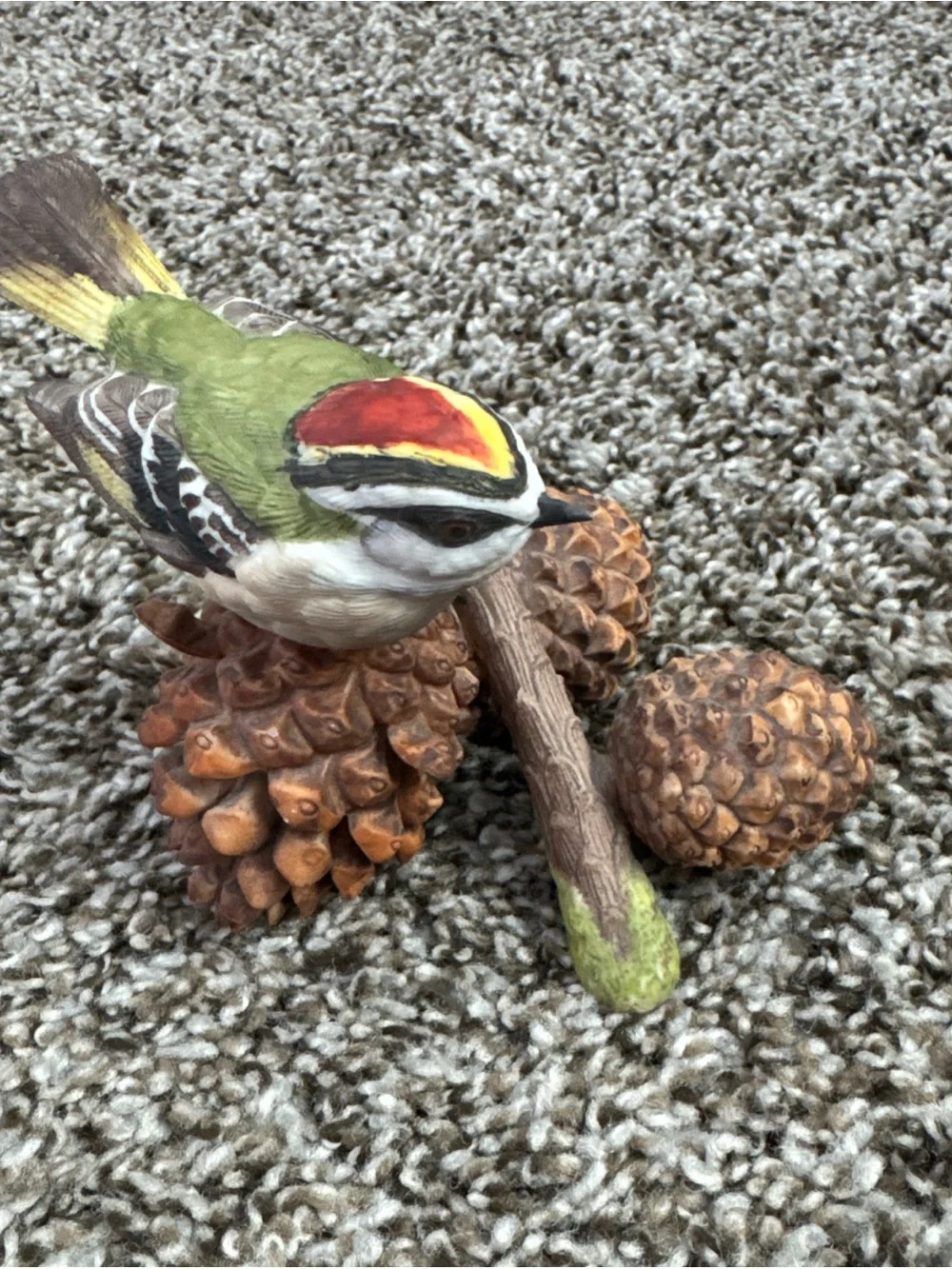 LENOX GARDEN BIRDS COLLECTION Golden Crowned Kinglet